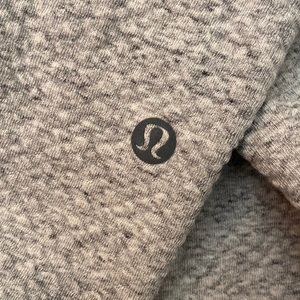 LULULEMON GREY QUARTER ZIP